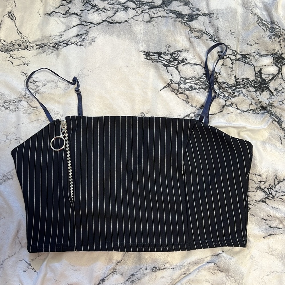 ****Matching set! - Picture 2 of 5